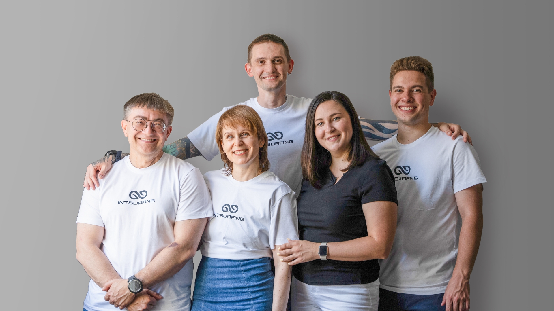 Intsurfing team for big data solutions